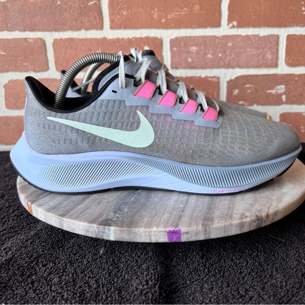 Nike Air Zoom Pegasus 37 Shoes Mens Size 8 Athletic Running Training Sneakers.